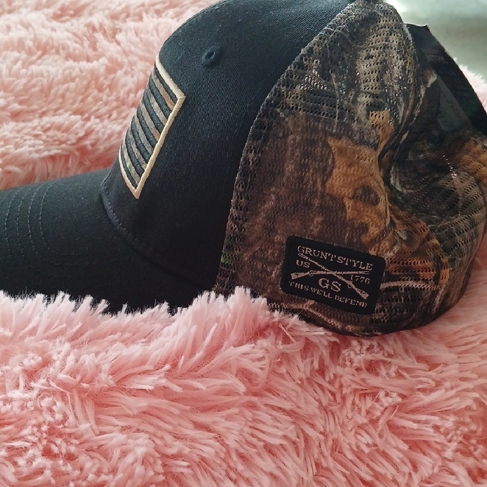 Grunt Style Camouflage Trucker Hat in Black and Camo - Picture 5 of 5
